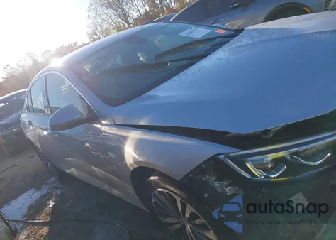 2018 Buick Regal Sportback Essence from USA, damaged, VIN W04GP6SX5J1028423